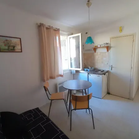 Petit Studio Cosy Апартаменты *